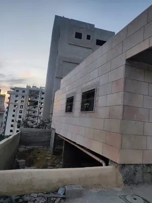 3 Bedrooms . 3 Bathrooms . 240 m20