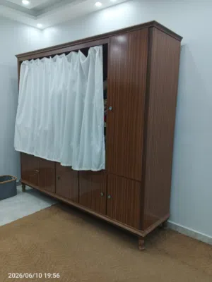 حامل خشبي للفراش