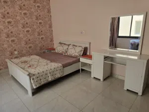 White bed set