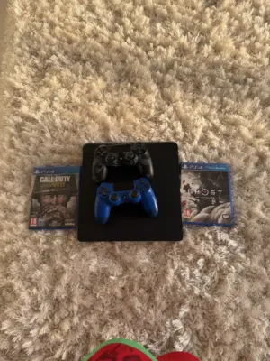 Playstaion 4 used excellent condition