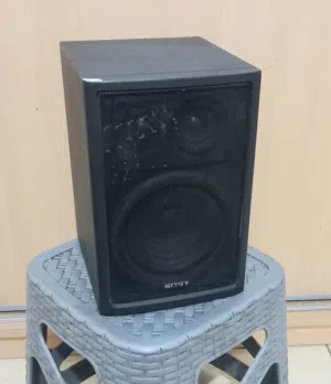 عدد 2 سماعات مسجل قديم نوعيه سوني الاصليه جابان لتواصل على واتساب