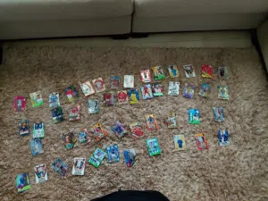 بطاقات كره قدم كلهم ب 30 وهم اكثر من 130 بطاقه