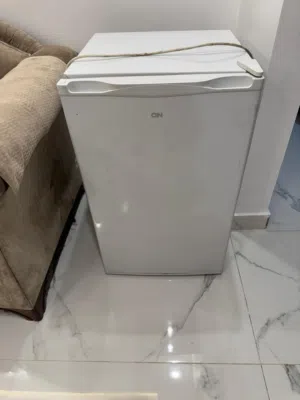 ثلاجة مكتبية