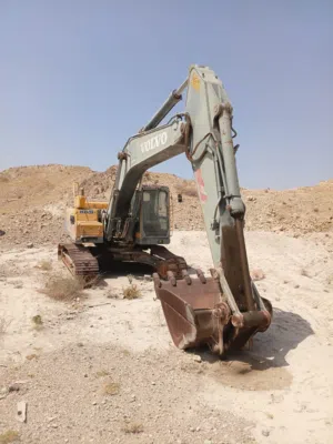 نشتري جميع الحفارات شيولات السكراب