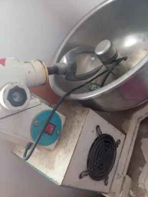 سلام عليكم عجانه عجين حجم كبير خمسه 5كيلو