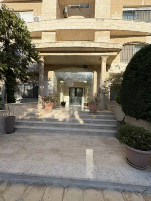 240 m2 3 Bedrooms Apartments for Rent in Amman Al Rabiah