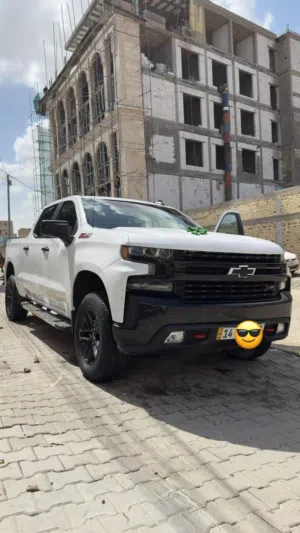 شوفرليه سلفرادو 22 باب طويل بدي قصير المرغوب trail boss Z71 اصل black edition