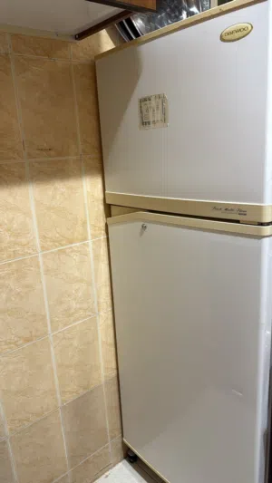 للبيع ثلاجة مستعملة