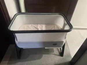 سرير اطفال حديث الولادة