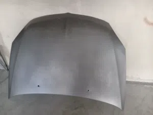 غطاء محرك بحاله جيده واضويه اماميه عدد 2