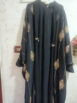 عباي شبه جديد للبيع