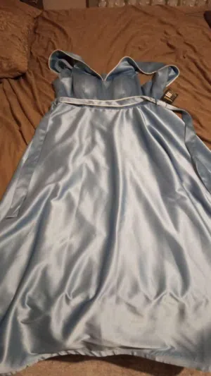 فستان سواريه للبيع