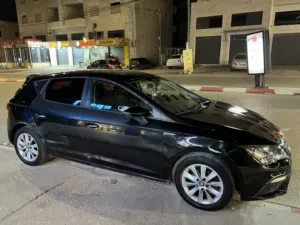 سيات ليون للبيع