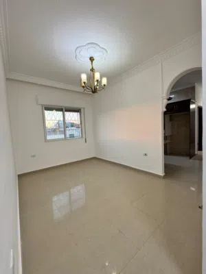 شقة سكنية للبيع في ضاحية الامير حسن السعر قابل للتفاوض بعد المعاينة