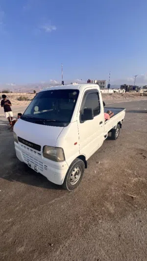 دباب كرت خو الوارد  موديل 2000 قير + دفع رباعي مكيف شغال يبغاله فريون بس  المطلوب 9000 تسعة الف سعود
