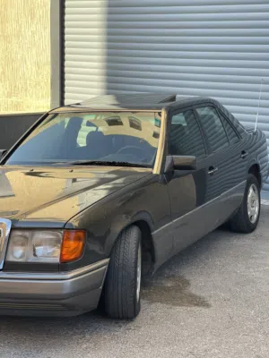 مرسيدس بطة E200