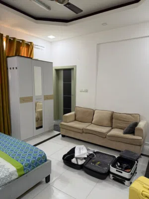 From the owner directly, Large Furnished Studio in Alkhuwair من المالك مباشرة: استوديو مؤثث بالخوير
