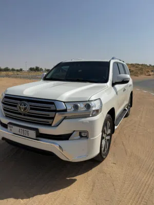 لاند كروزر في اكس ار الماكينة الكبيرة كامل مواصفات صبغ وكالة عالفحص Land Cruiser 2016 VXR 5.7