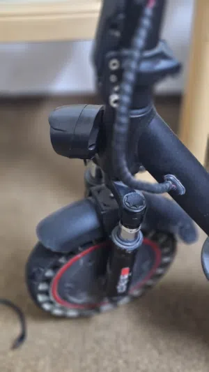 سكوتر كهربائي للبيع — بحالة ممتازة سكوتر كهربائي نظيف وقليل الاستخدام، شغال بدون أي مشاكل. بطارية قو