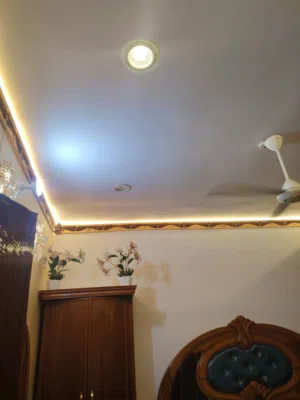 بيت بناء حديث للبيع والسعر مميز