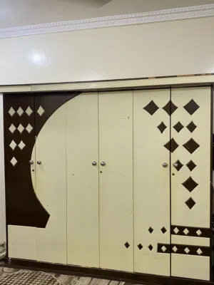 عندي غرفة نوم قديمه البيع مستعجل