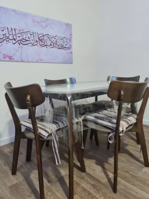 طاولة سفرة باربع مقاعد