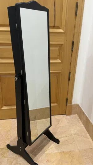 خزانة / كبت اكسسوارات نسائية
