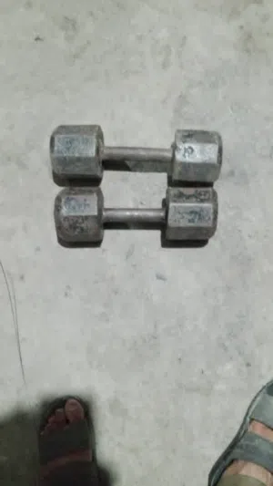 اوزان اثقال حديد للليع مستمعل نظيف بدون اي كسور