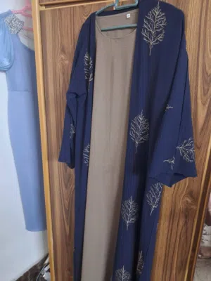 3 عبايات جداد بلبسو من وزن 50 لا 75  وثوب سايز 2 بلبس من وزن 50 لا 70