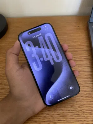 للبيع iPhone 15 Pro - حالة الوكالة - لون Blue Titanium