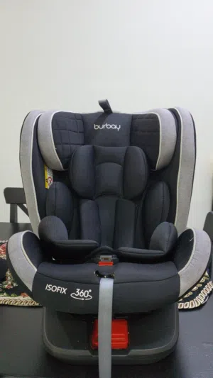 Car seat , clean condition كار سيت استخدام نظيف