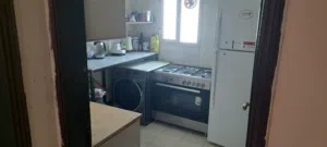 شقه غرفة وصالة مساحة كبيره للايجار المؤقت لمده 3 شهور ابتداء من 25/6