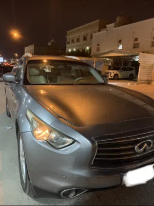 سيارة إنفينيتي FX35 سباقي إصدار فيتيل موديل 2012، حالة ممتازة، خليجية