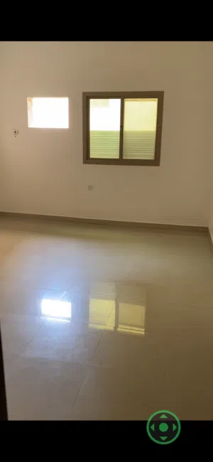 flat for rent in Aali City 2Rooms , on First Floor.