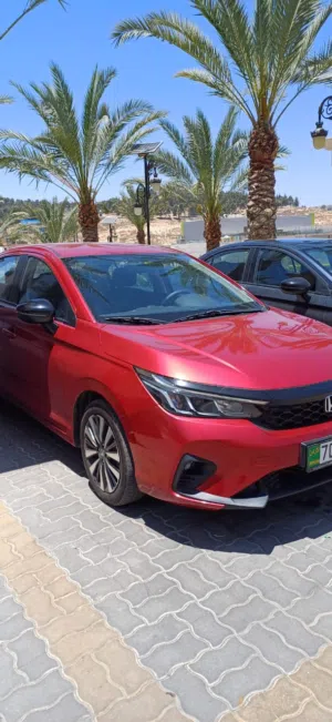 الاجمل والاحدث والاروع بجميع مواصفاتها هوندا سيتي 2025 للايجار بافضل المواصفات وافضل سعر بالممكله...