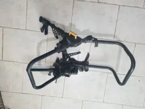 حامل دراجات . للسيارات
