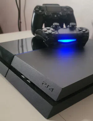 للبيع بلاي ستيشن 4 فات (PS4 Fat) مهكر جاهز بأقوى الألعاب 40 لعبة (الوصف مهم!)