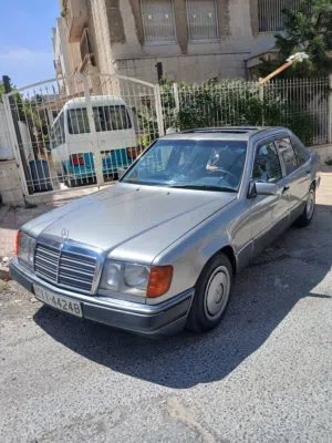 مرسيدس بطة موديل 1992