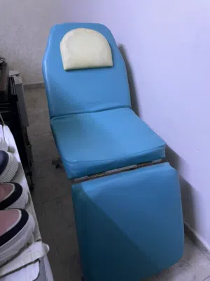 تخت بشره بحاله جيده في واحدصغير50   كبير 70