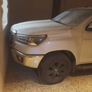 تيوتا وكيل اصفر
