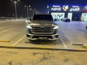 لاند كروزر 2025 vxr فل كامل  اول مالك من الوكالة  وعليها ضمان الفطيم
