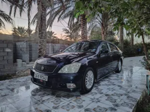 تويوتا شاهينه كراون 2005