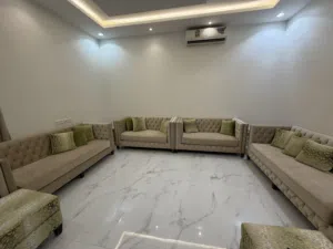 كنب للبيع 12 مقعد نظيفه