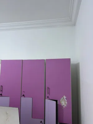 دواليب وطاولة وصبوره للبيع