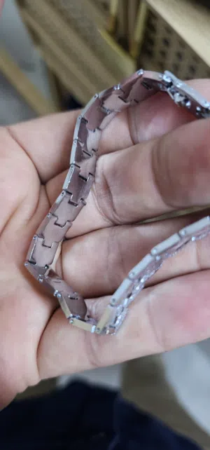 ساعة وسوار للبيع جديد مامستخدم