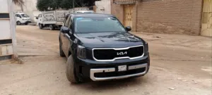 سياره كيا تيلوريد  موديل 23 ماشيه 20 الف  سياره جديده  جدا  لونه مميزه  بعدها دهن شركه حادث بسيط جدا