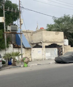 بيت للبيع البصره القبله المساحه 200