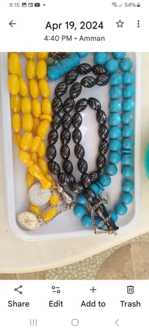 مسابح وعقود للبيع