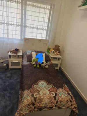 غرفة نوم ايكيا للبيع بحالة ممتازة جدا بسعر مغري