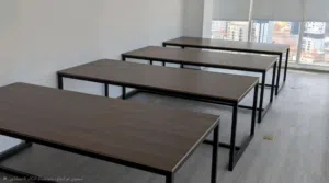 ميز اجتماعات